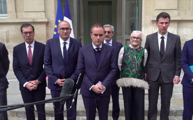 Violences du 17 octobre : Sébastien Lecornu annonce des couvre-feux dès ce soir et évoque la possibilité de l&rsquo;instauration de l&rsquo;état d&rsquo;urgence