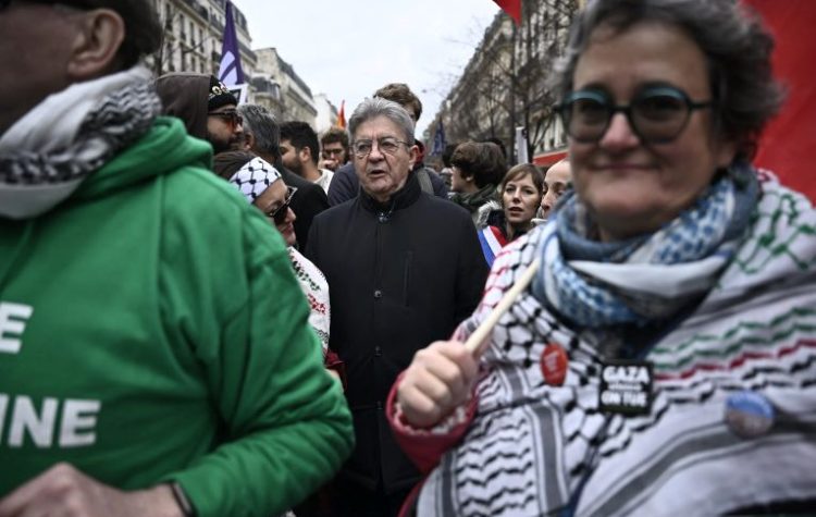 Les « casseurs » contre le mouvement social