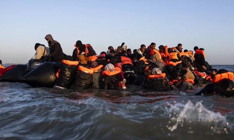 Mort de 31 migrants dans la Manche en 2021 : des passeurs condamnés à des peines allant jusqu&rsquo;à dix ans de prison
