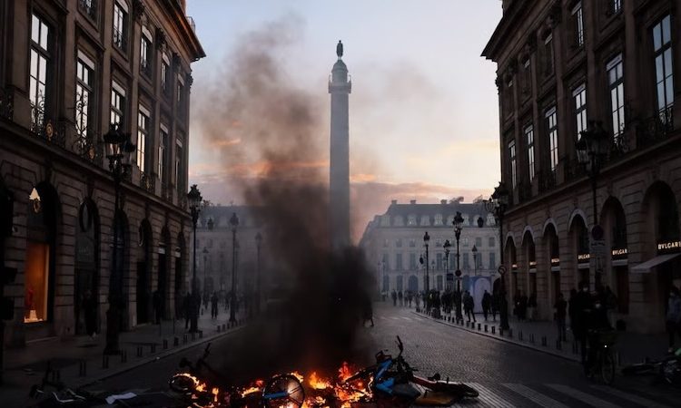 Violences du 17 octobre : plus de 1000 vélos en libre-service détruits